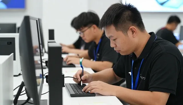 深圳市尚毅珠宝有限公司打造专业批发零售服务